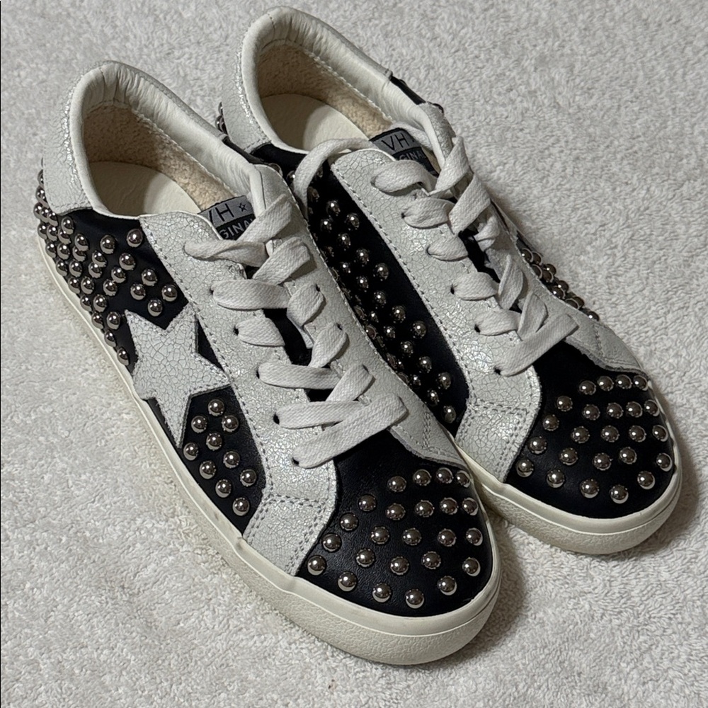 Vintage Havana ANGIE STUDDED ACCENTS W/stars SNEAKERS SIZE 7.5